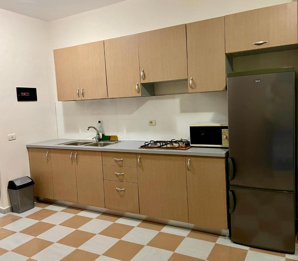Lovely Studio Apartment Beachfront Durres Ngoại thất bức ảnh